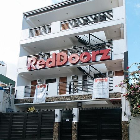 Reddoorz At Dbuilders Rooms Bangkal Makati Makati City Exteriör bild