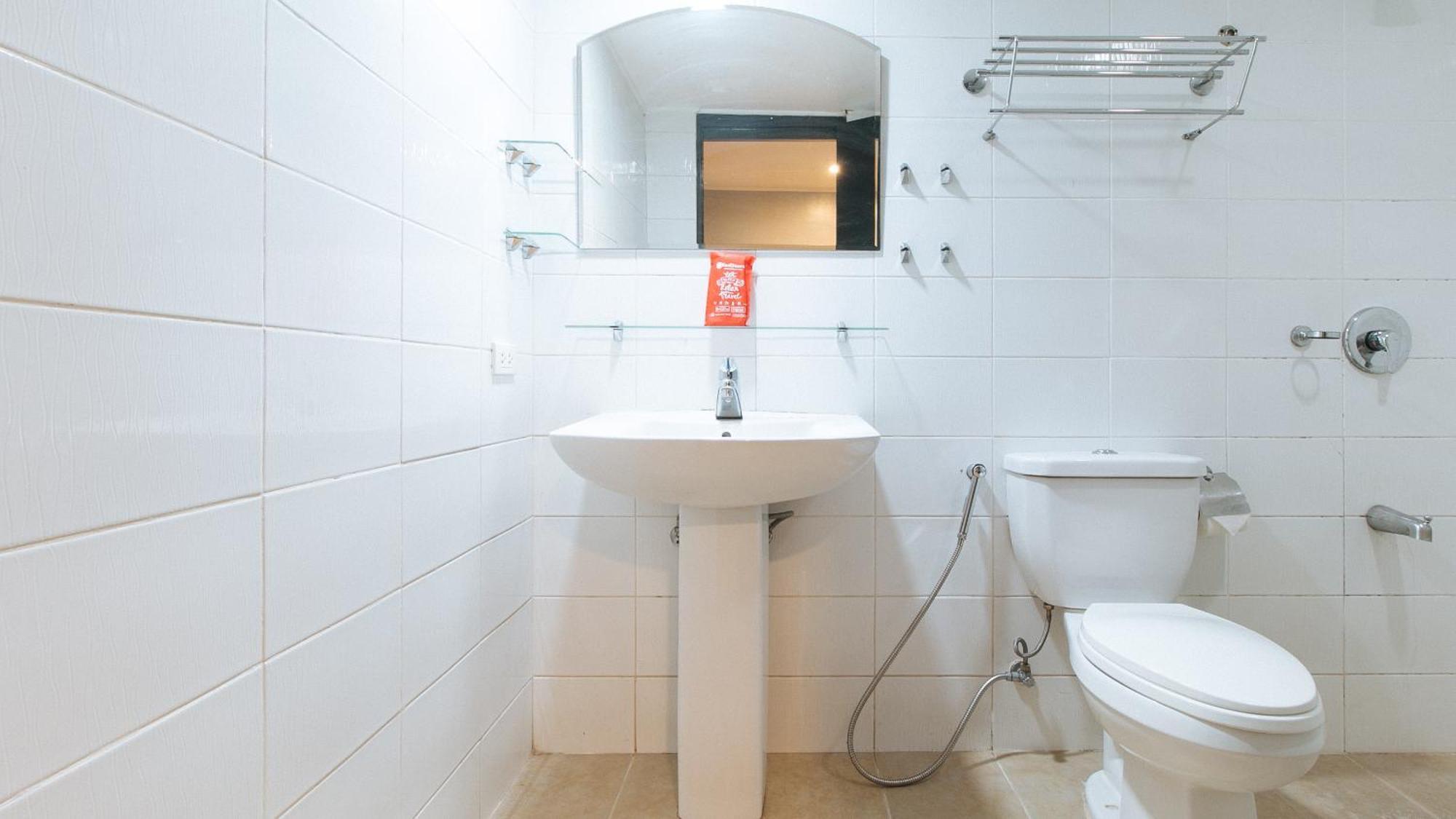 Reddoorz At Dbuilders Rooms Bangkal Makati Makati City Exteriör bild