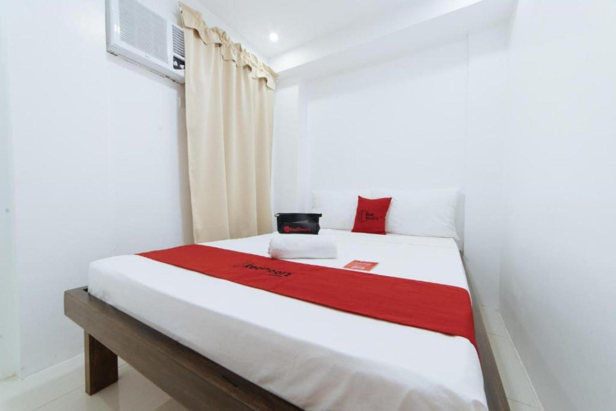 Reddoorz At Dbuilders Rooms Bangkal Makati Makati City Exteriör bild