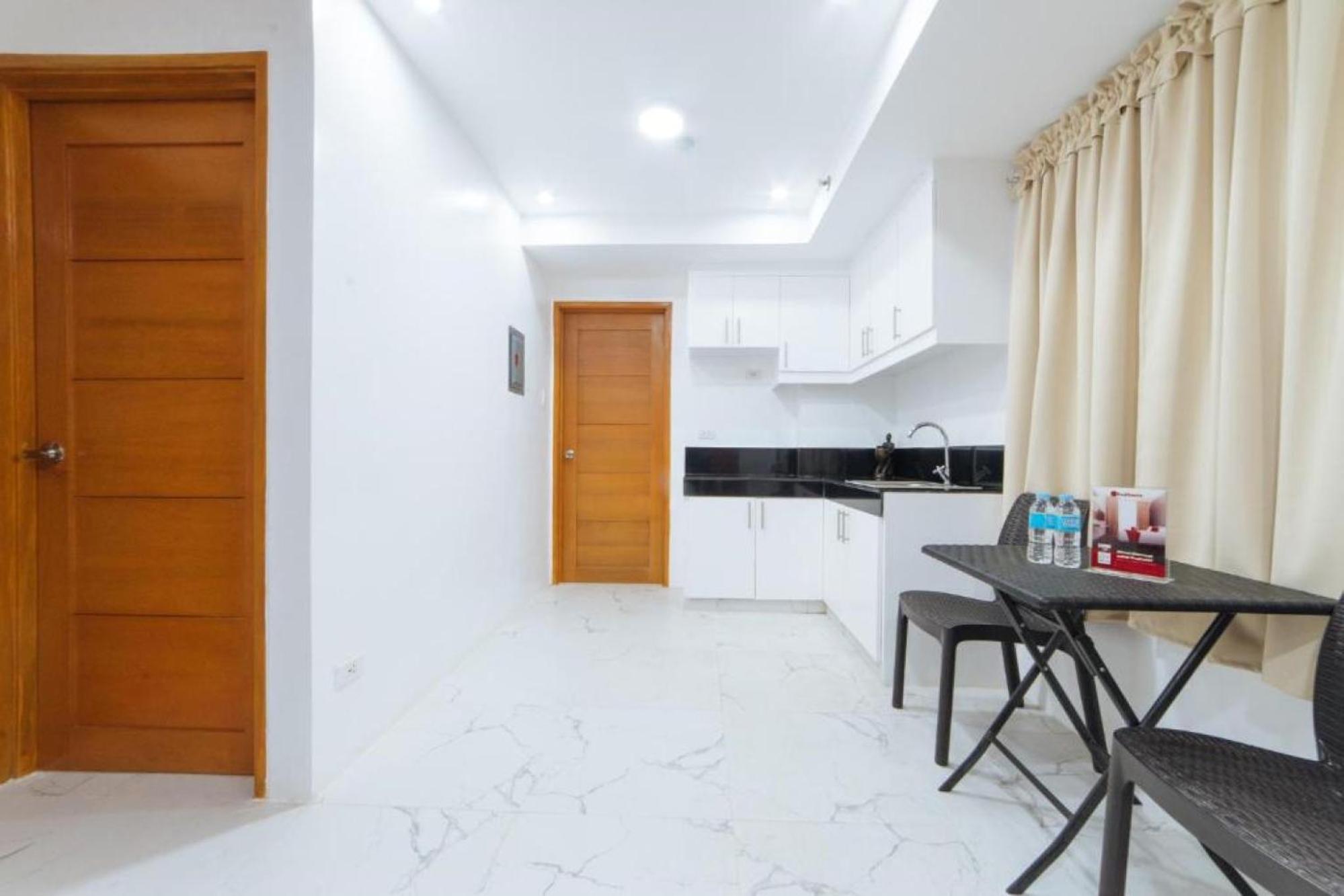 Reddoorz At Dbuilders Rooms Bangkal Makati Makati City Exteriör bild