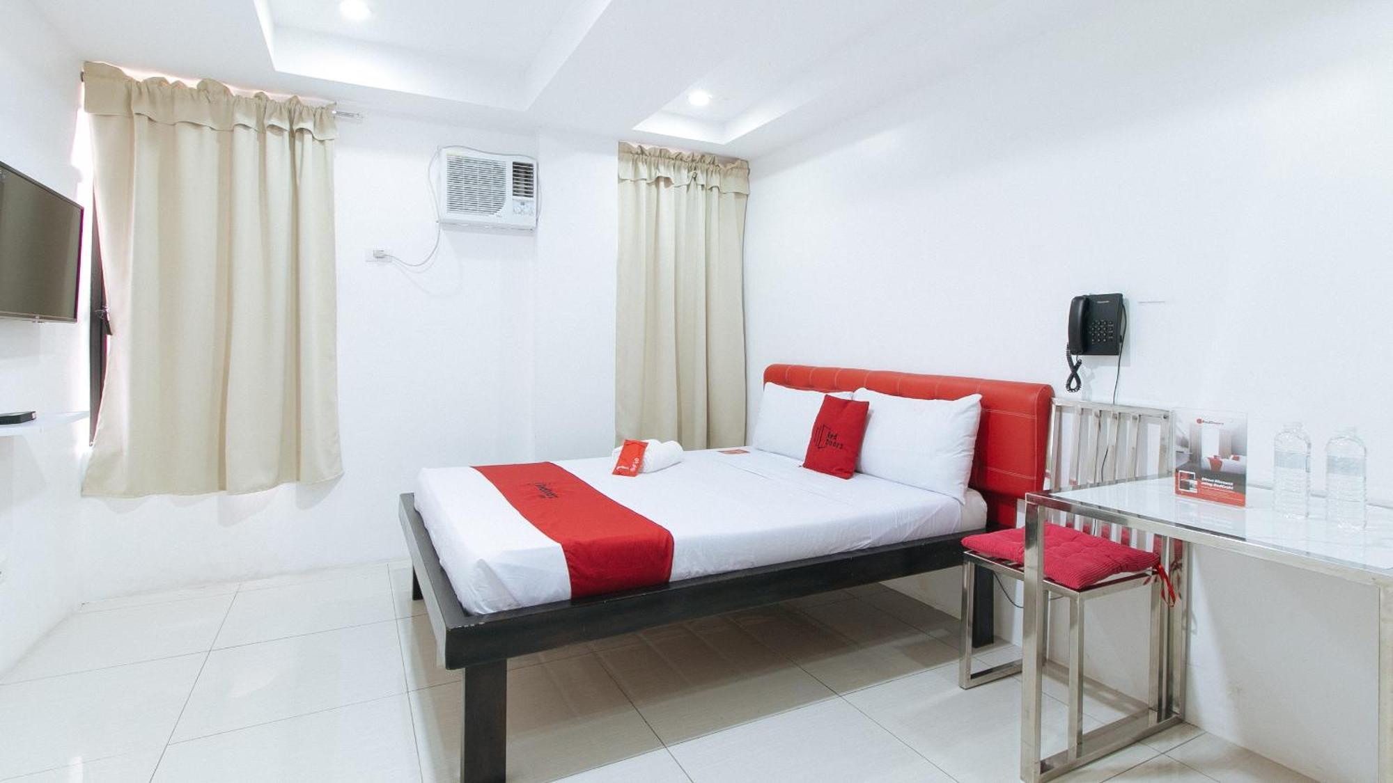 Reddoorz At Dbuilders Rooms Bangkal Makati Makati City Exteriör bild