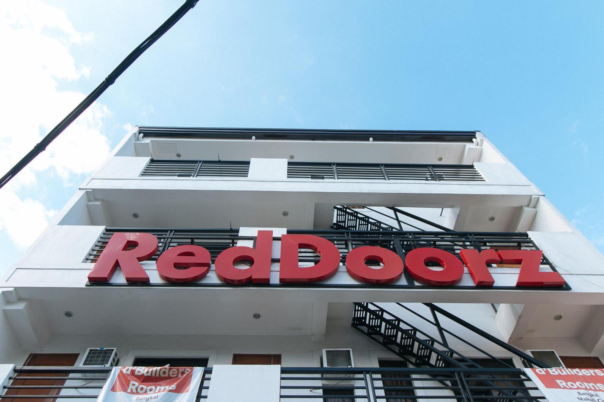 Reddoorz At Dbuilders Rooms Bangkal Makati Makati City Exteriör bild