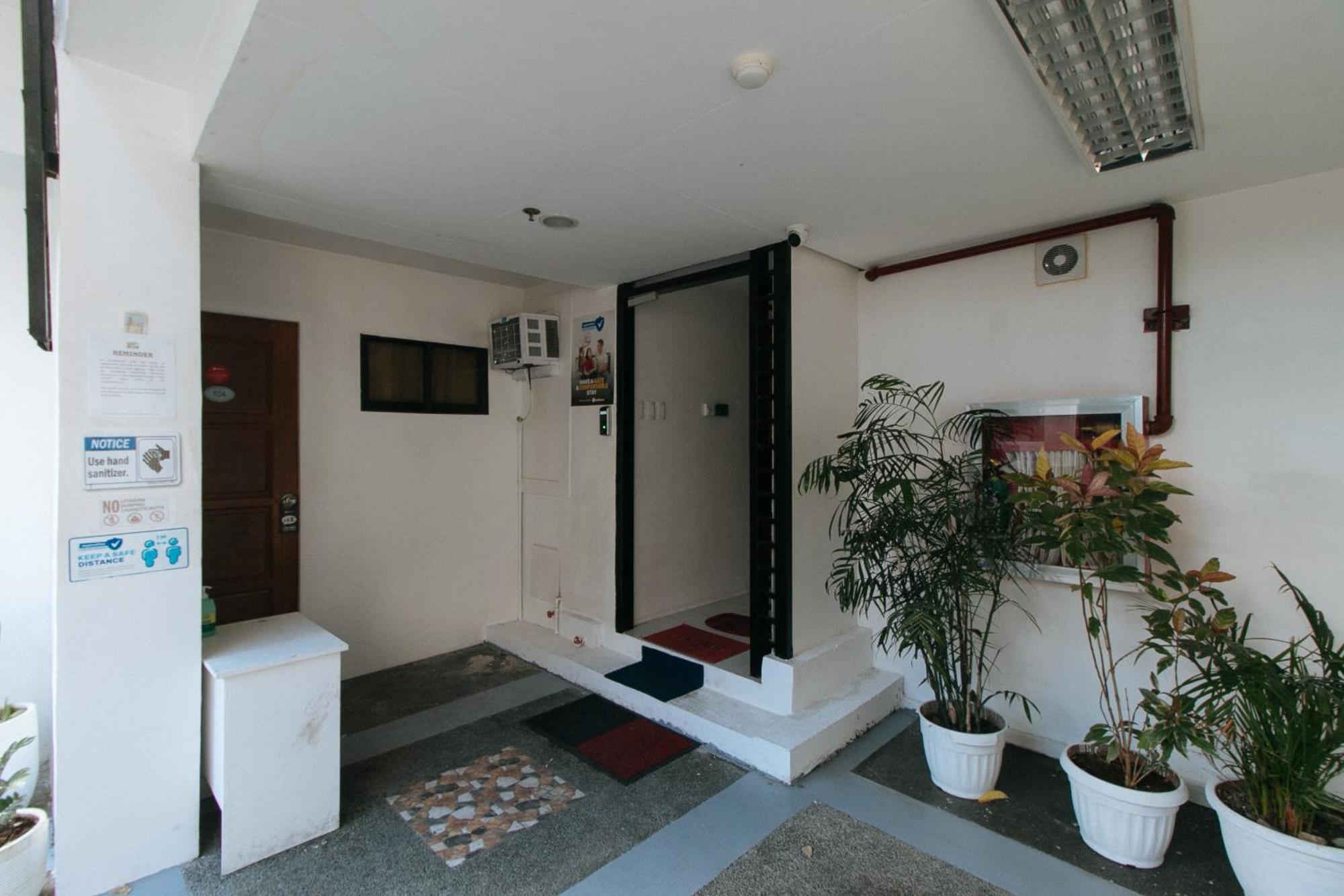 Reddoorz At Dbuilders Rooms Bangkal Makati Makati City Exteriör bild