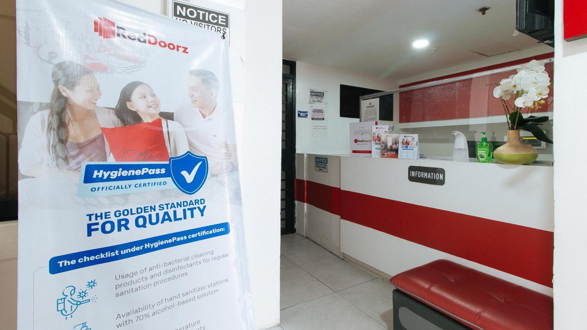 Reddoorz At Dbuilders Rooms Bangkal Makati Makati City Exteriör bild