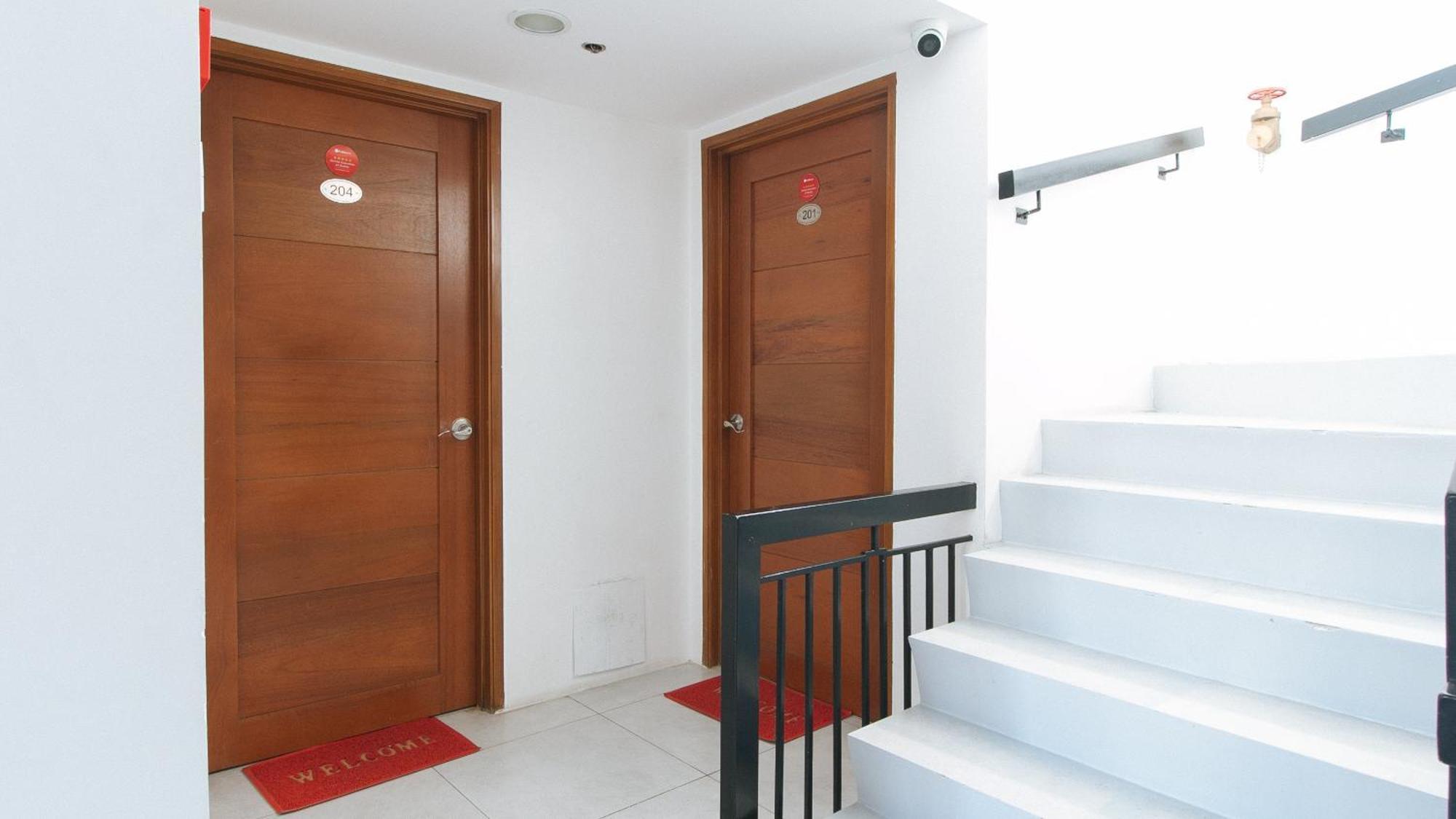 Reddoorz At Dbuilders Rooms Bangkal Makati Makati City Exteriör bild